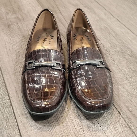 Nygard Collection Alligator Print Loafers - Picture 3 of 7